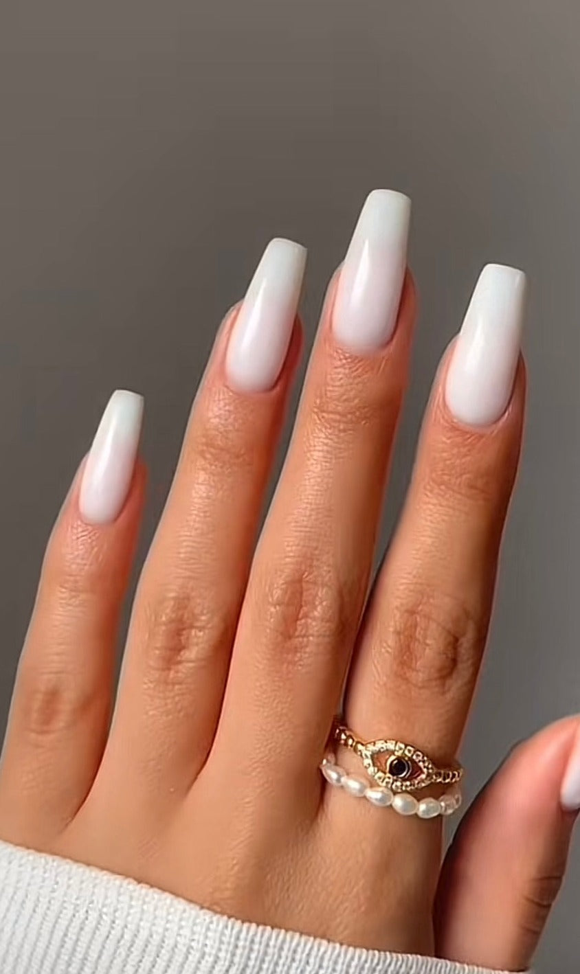 High Performing And Waterproof High Glossy Smooth Shine White Nail Polish  Ingredients: Chemical at Best Price in Vadodara | Rohit Enterprise