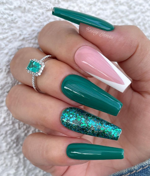 Gaudy but Gorgeous UV/LED Glitter Gel